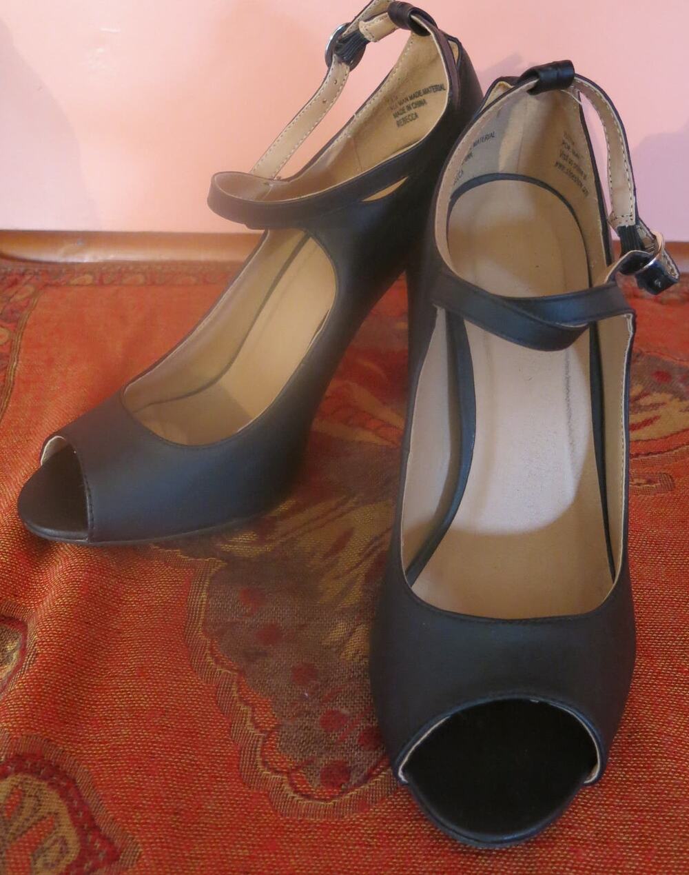 HOT TOMATO Stilettos Heels Size 7.5M Peep Toe Ankle Strap Black Sexy Party Shoes